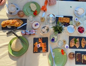 colazione/brunch con tante opzioni vegan  at Greiter Lounge in St Martin In Passeier