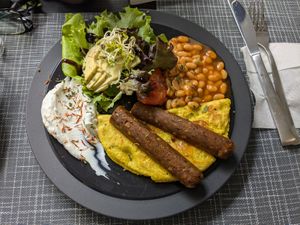 Full English breakfast at Mishto Café & Deli in Budapest