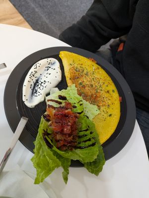 Chickpea omelette at Mishto Café & Deli in Budapest