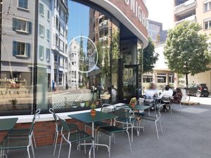 Outdoor seating at Onkel Salamat in Luzern