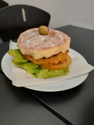 Vegetable burger at Snack bar O 30 in San Jorge