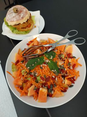 Vegetable and fruit salad at Snack bar O 30 in San Jorge