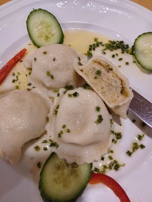 Potato-hummus filling at Brauhaus zu Murau in Murau