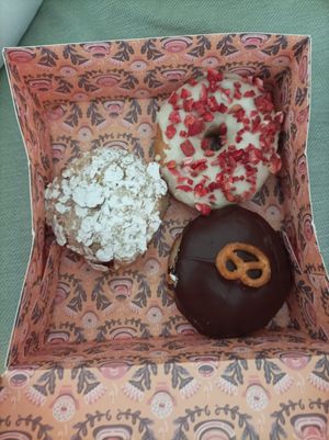 Bienenstich, whitechoc strawberry & penautbuttercup at Brammibal's Donuts - Altona  in Hamburg