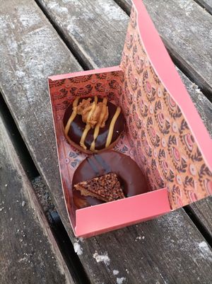 Peanut fudge und Nussecke at Brammibal's Donuts - Altona  in Hamburg