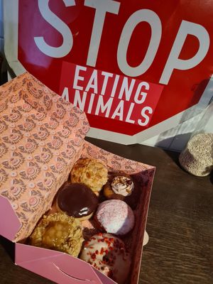 Togoodtogo Box 6,70€ at Brammibal's Donuts - Altona  in Hamburg