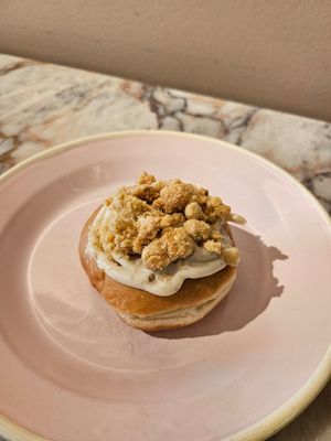 Apple crumble with apple filling at Brammibal's Donuts - Altona  in Hamburg