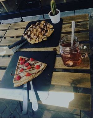 Crêpes & gaufres végétaliennes at Le P'tea café in Saint-etienne