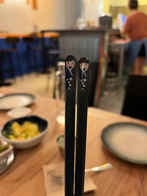 More cute chopsticks at Modoki Funky Roll in Barcelona