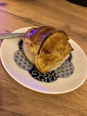 Mochi de crema catalana i poma flambejada  at Modoki Funky Roll in Barcelona