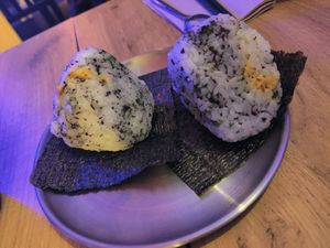 Tuna onigiri at Modoki Funky Roll in Barcelona