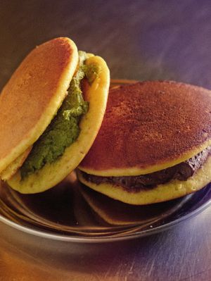 Vegan dorayaki of chocolate, matcha or anko at Modoki Funky Roll in Barcelona