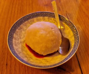 Mochi de maduixa at Modoki Funky Roll in Barcelona