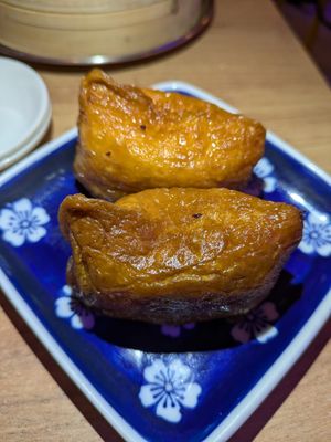 Inari sushi at Modoki Funky Roll in Barcelona