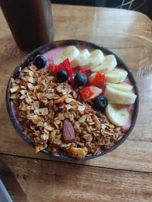 Pink smoothie bowl at The Vegan Shack in Panama City