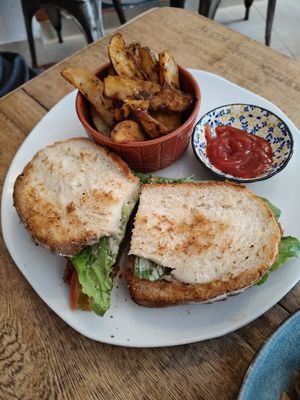 tlt sandwich at The Vegan Shack in Panama City