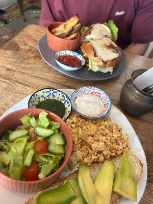 TLT sandwich and scrambled tofu toast  at The Vegan Shack in Panama City
