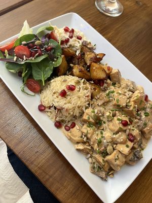 Prato do dia (plate of the day) - tofu stroganoff   at Green Tree in Lisbon