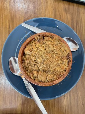 Apple crumble   at Green Tree in Lisbon