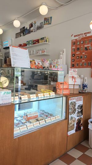 view towards the counter at Bronto Vegan - 브론토 in Seoul