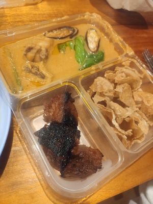 Komida 2 para llevar at Cosmic Siargao in Siargao