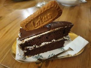 Mocha Biscoff Cake at Hejo Eatery in Bandung