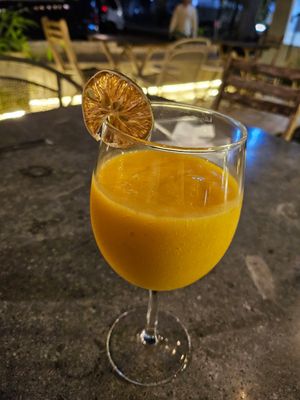 Fresh mango juice ~ 27/4/24 at Hejo Eatery in Bandung