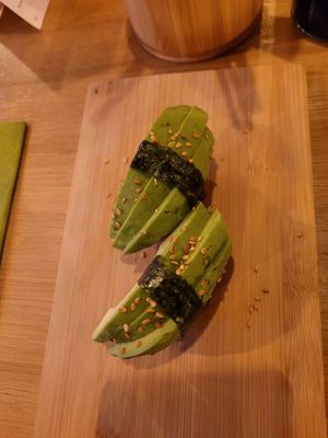 Avocado Maki at Vegan Living in Magdeburg