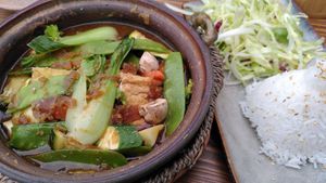 Aubergine im Tontopf at Vegan Living in Magdeburg