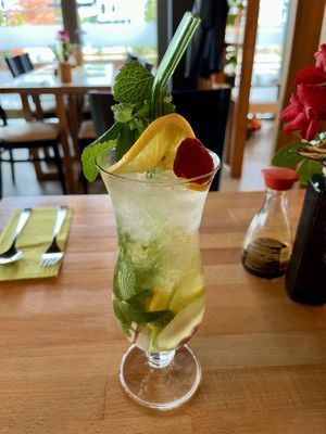 Hausgemachte Limonade u.a. mit Lichee  at Vegan Living in Magdeburg
