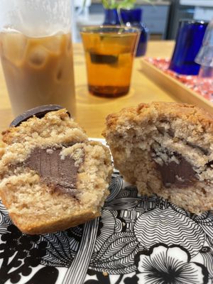 Dark chocolate ginger muffin inside  at Ffumz - 퓸즈 in Seoul