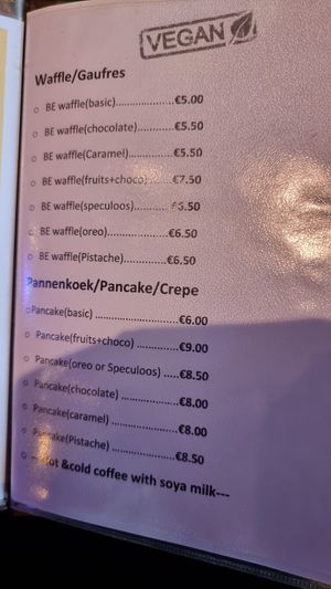 Vegan waffles and pancakes on menu at Chocolate Bar Brugge in Bruges