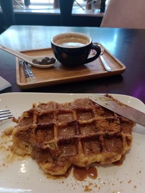 Lovely vegan waffle 🧇 very nice and helpful staff. at Chocolate Bar Brugge in Bruges