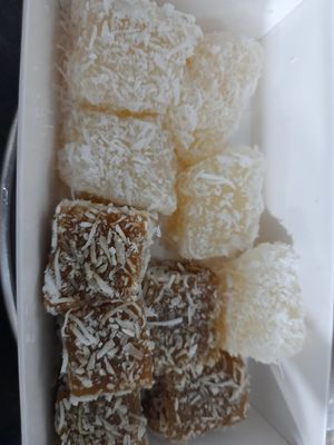 Kueh kosui & steamed tapioca kueh (vegan) at Little Nonya's Cookies & Cuisine in Central Singapore