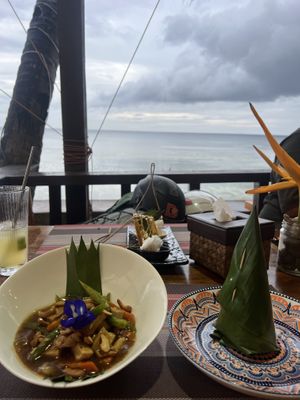   at Aroi Makmak Thai Station in San Juan Siquijor