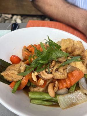 Cashew stir fry with tofu   at Aroi Makmak Thai Station in San Juan Siquijor