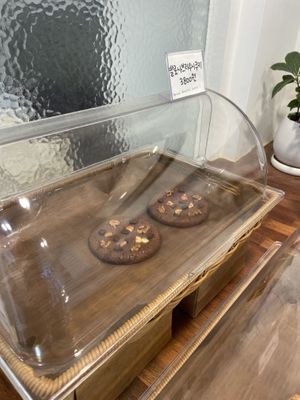 Balona Brownie Cookie   at Sweets by Ve - 비건 제과 스윗바이비 in Seoul