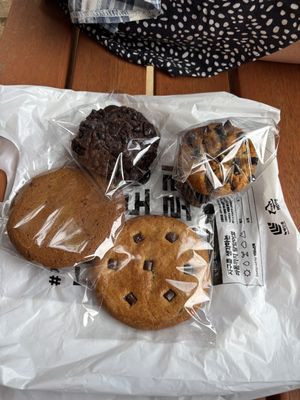 Muffin and cookies   at Sweets by Ve - 비건 제과 스윗바이비 in Seoul