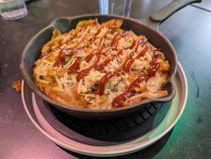 deebo loaded mac n' cheese at Urban Vegan Kitchen in New York City