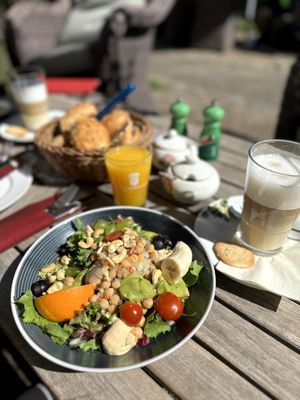 Veganes Frühstück, Latte Macchiato, Osaft  at Jürgen Ingwersen in Sylt