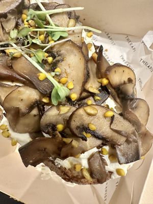 Mushroom bruschetta #Veganuary at The Therapist - Alvalade in Lisbon