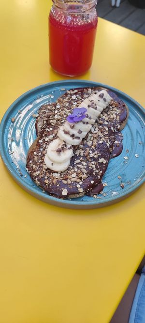 Vegan choc/banana pancakes at The Therapist - Alvalade in Lisbon