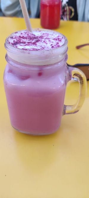 Beet latte at The Therapist - Alvalade in Lisbon