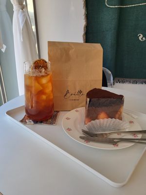 Lemon iced tea and chocolate mousse cake at Cafe Brittle - 카페브리틀 in Seoul