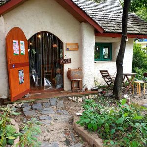 entrance at Cafe SSSSL - 카페 쓸 in Seoul