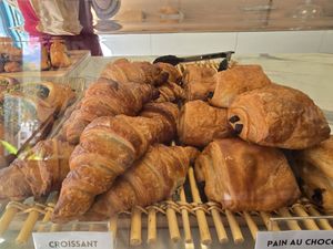 Croissants & pain au chocolat at Délice Végétal in Nantes
