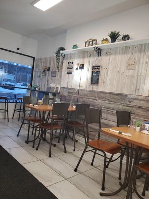 Cozy and music was nice at Veganarie - Resto Végan in Montreal