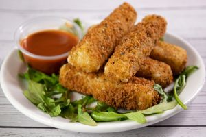 Mozzarella Stick with Marinara Sauce at Veganarie - Resto Végan in Montreal