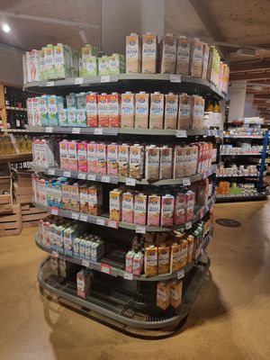 Plant milk drinks at Naturalia in Merano