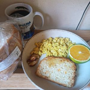 Pão de forma, feito na chapa com manteiga vegana em casa.  at Barletta in Rio De Janeiro